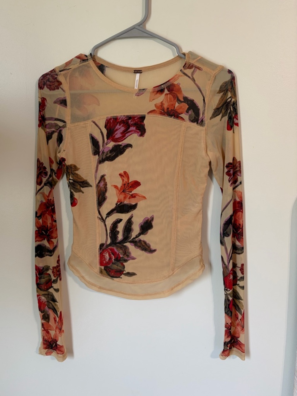 Free people Floral Long-Sleeve Crewneck Top in Beige with Red Rose Print - Picture 2 of 4